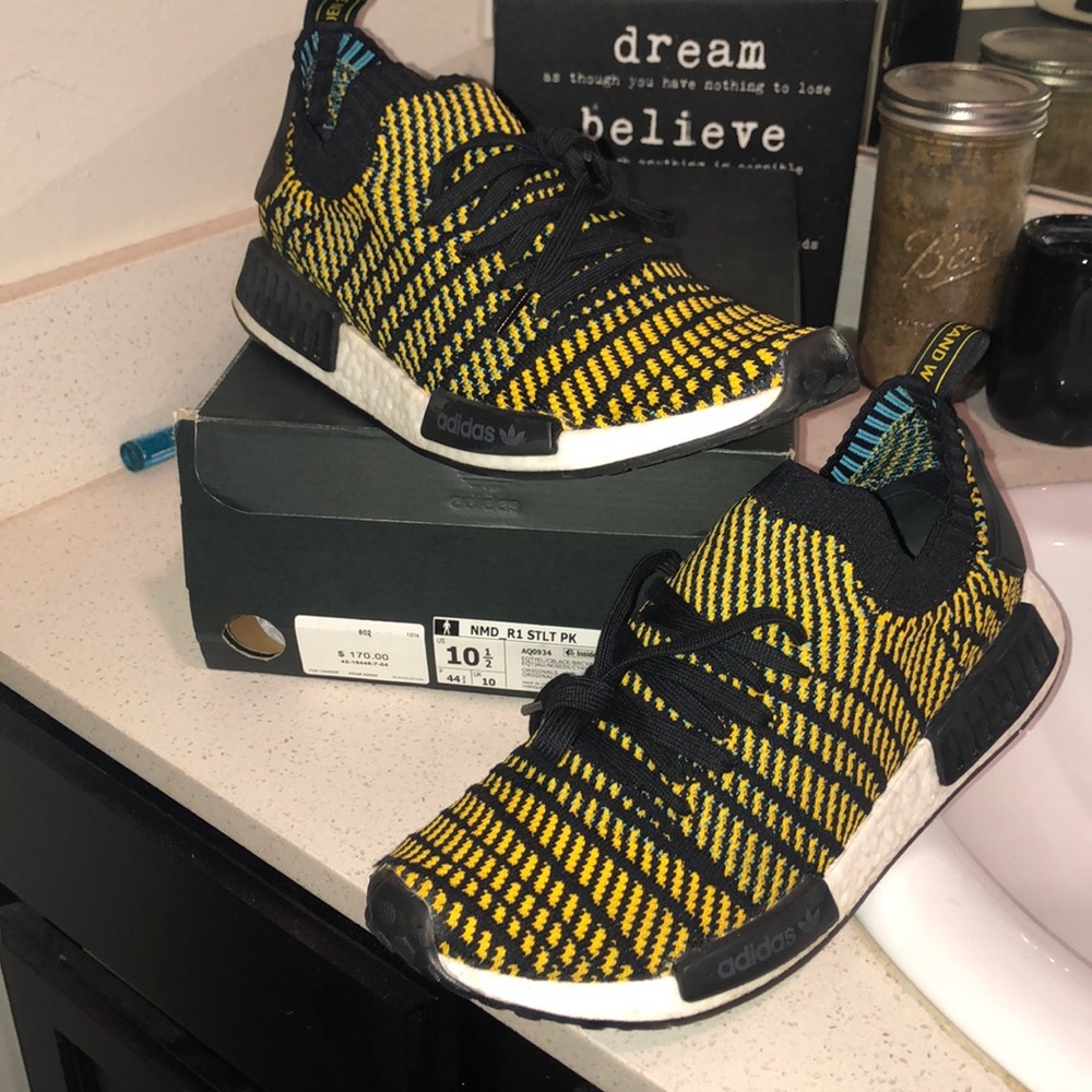 Adidas NMD_R1 STLT PK